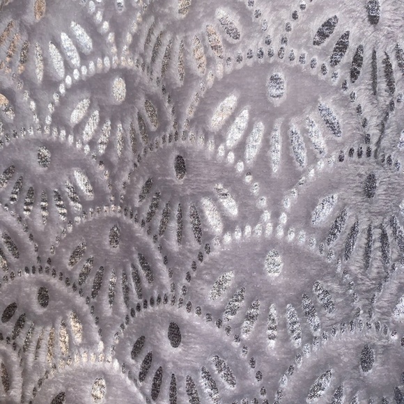 Girls Blanket Mermaid Tail - Picture 3 of 5